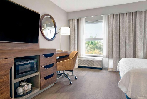 Hampton Inn By Hilton Fort Lauderdale Airport North image 2